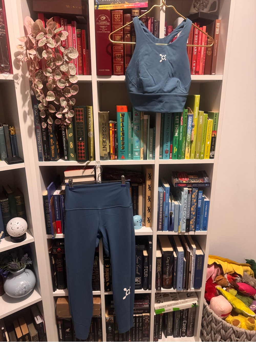lululemon athletica Girls Slate Blue Leggings and Crop Top Set
